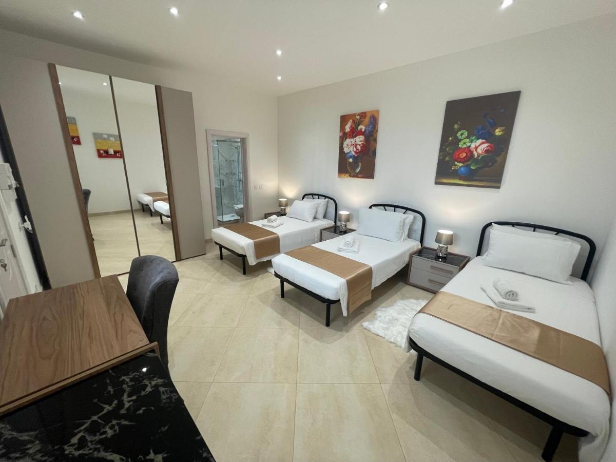 Alina Boutique Living Acomodação com café da manhã Victoria Exterior foto